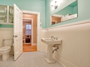 main-bathroom-2-charming-updated-18-queen-street-guelph