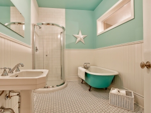 main-bathroom-charming-updated-18-queen-street-guelph